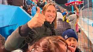 Juan Carlos Olave y la meme de Javier Milei, con foto de sus tiempos de arquero de Belgrano (Gentileza ESPN).