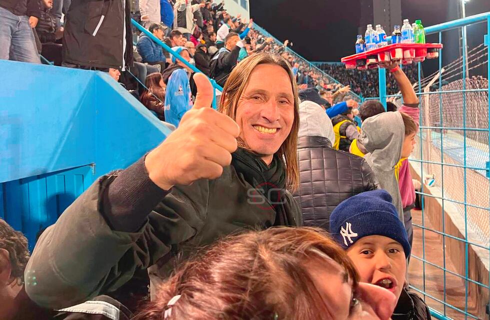 De arco a arco: el insólito meme de Milei con una foto del Juanca Olave; qué contestó el ex arquero