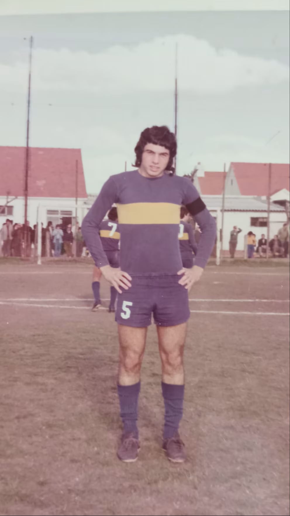 Una grave lesión ocular obligó a Sarco a retirarse a los 21 años, truncando una prometedora carrera profesional.