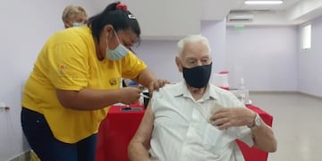 Continuará durante esta jornada la vacunación en Jardín América.