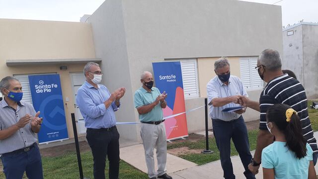 Entrega de vivienda en el departamento Castellanos