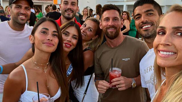 El crack rosarino y su esposa podría recibir a grandes figuras del fútbol mundial.