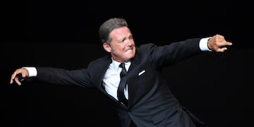 ¿Qué se hizo Luis Miguel en la cara?: Estos serían todos los retoques del cantante para rejuvenecer 10 años.