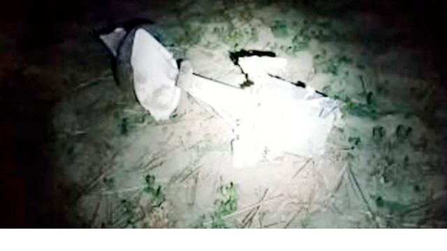 Restos de la avioneta siniestrada, que se incendió tras impactar contra la superficie. (Foto / Gentileza Diario Chaco).
