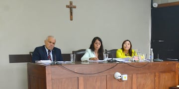 Los jueces Máximo Alejandro Gloss, Ana Carolina Pérez Rojas -presidenta de trámite- y Felicia Ester Barrios, integrantes del Tribunal de Juicio.