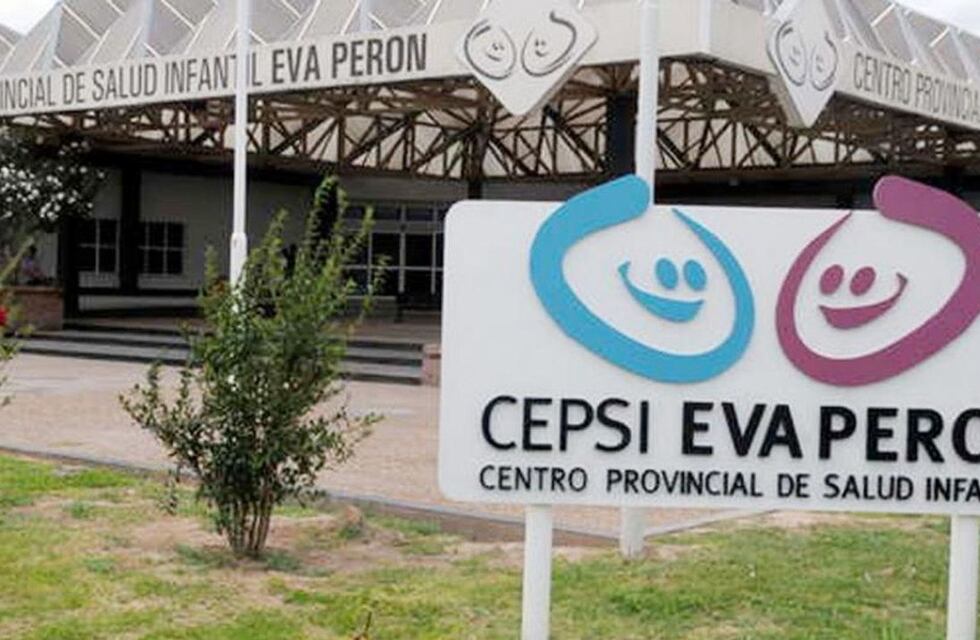 Un santiagueño de ocho años cayó por las escaleras al salir del partido de Central Córdoba y quedó en coma