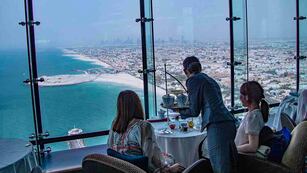 Arabia Saudita, Dubái y Qatar buscan argentinos para trabajar con altos sueltos: cómo postularse.