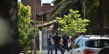 Violento episodio. El hombre fue abordado cuando sacó la EcoSport. Sucedió el viernes a la madrugada en barrio Urca. (Pedro Castillo/Archivo)
