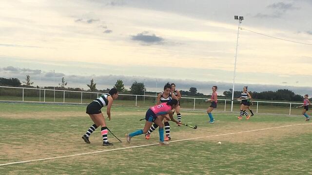 El hockey infantil y juvenil del Cultural Arroyito vuelve a los entrenamientos