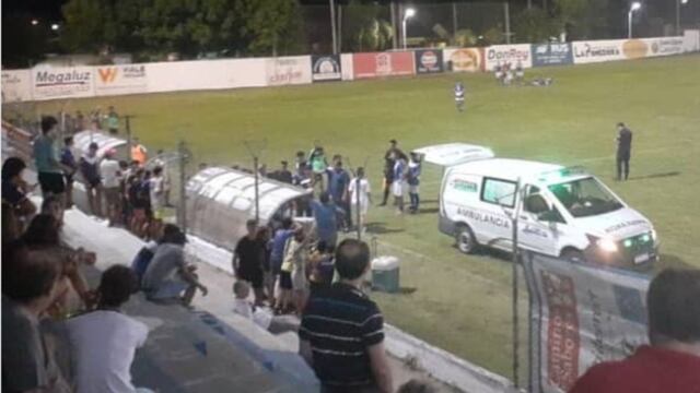 El técnico de VIALE recibió un golpe de puño de su propio jugador.