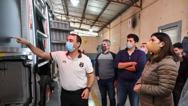 Clara García visitó el Cuartel de Bomberos Voluntarios de Pérez (Facebook Clara García)