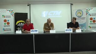 El Secretario General de STMR, Antonio Ratner; y por el Secretario General de ASOEM, Juan Medina; quienes acompañaron al Secretario General del SEOM y Secretario de Cultura de CTM, Darío Cocco.