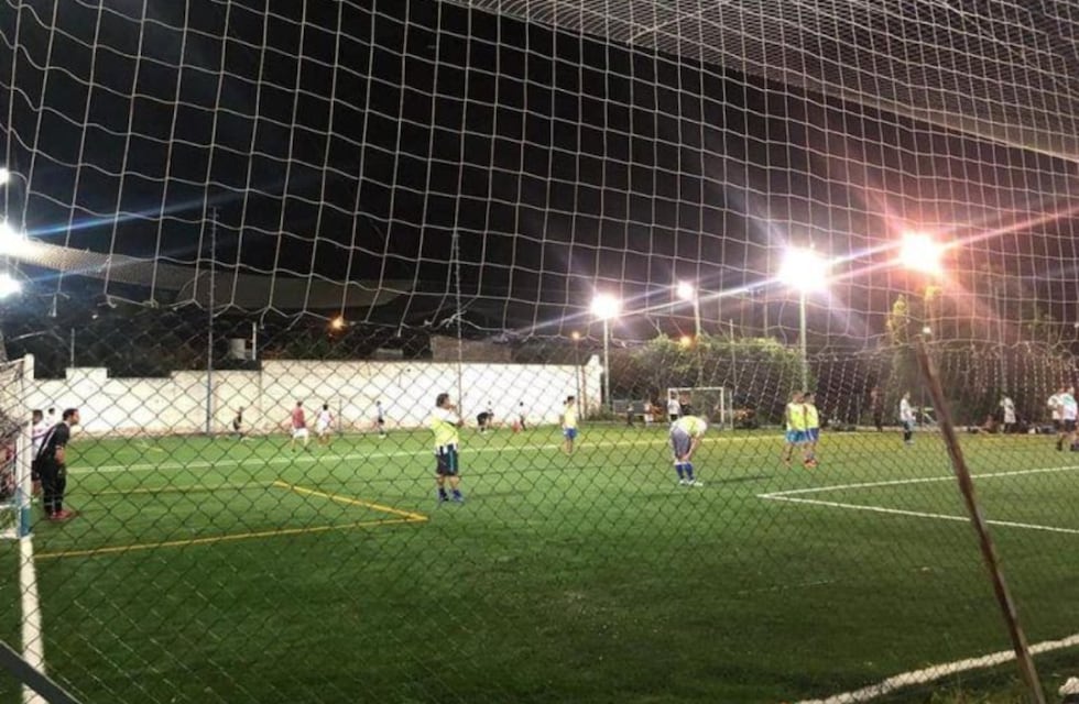 Balacera en Rosario: cinco jóvenes fueron heridos mientras jugaban al fútbol