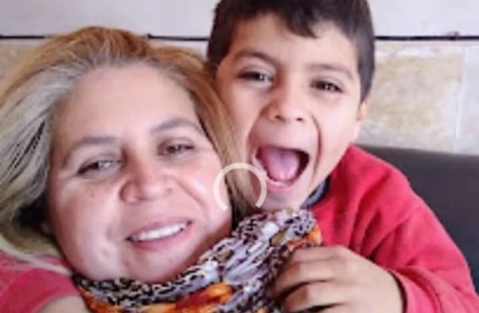 Una mujer busca al papá de su hijo porque necesita su autorización para que puedan operarlo del corazón