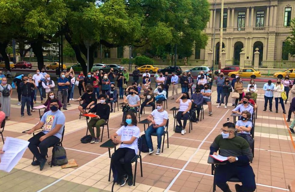Juntos por el Cambio se hizo presente en el Carbó para apoyar el regreso a clases presenciales