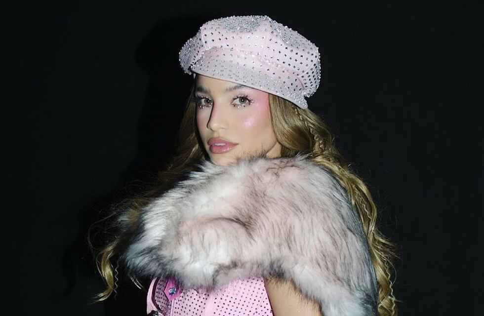 Un orzuelo, flores y llanto: así fue la caótica previa del primer Movistar Arena de Emilia Mernes