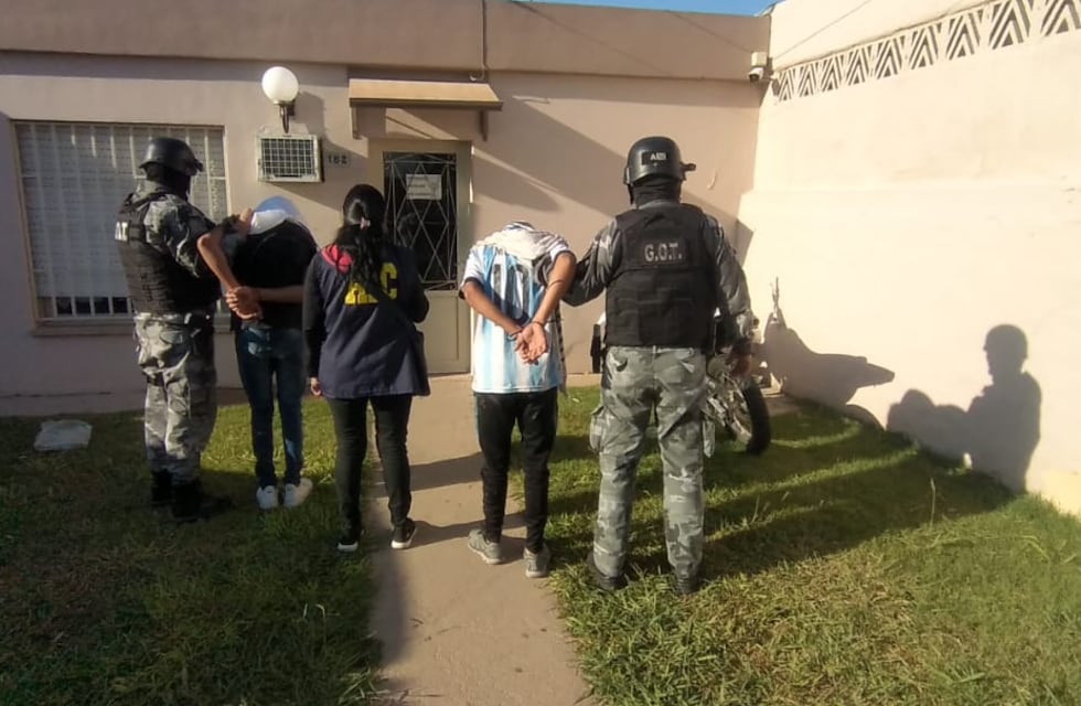 Frontera: tres detenidos con marihuana