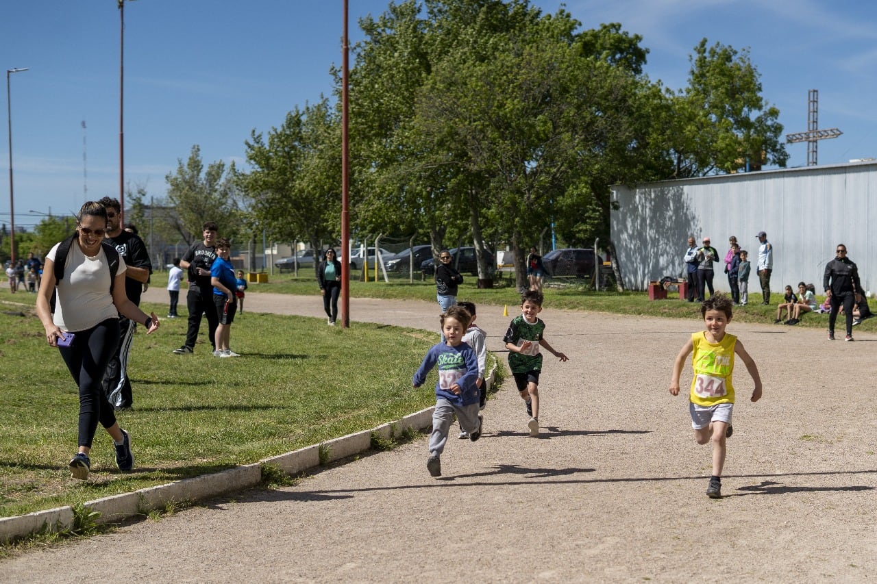 Festival de Atletismo Infantil en el Polideportivo Municipal
