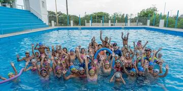 La Secretaría de Deportes finalizó la distribución de materiales, asegurando que todos los participantes disfruten del verano con actividades y equipamiento completo.