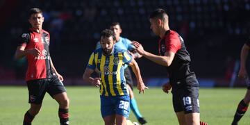 Newell's y Central empataron 1 a 1 en el último clásico rosarino disputado sin público.