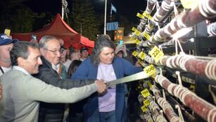El salame más largo del mundo. Imágenes de la quinta edición del Festival del Salame y el Cerdo en Tandil. (X @GobiernoTandil)