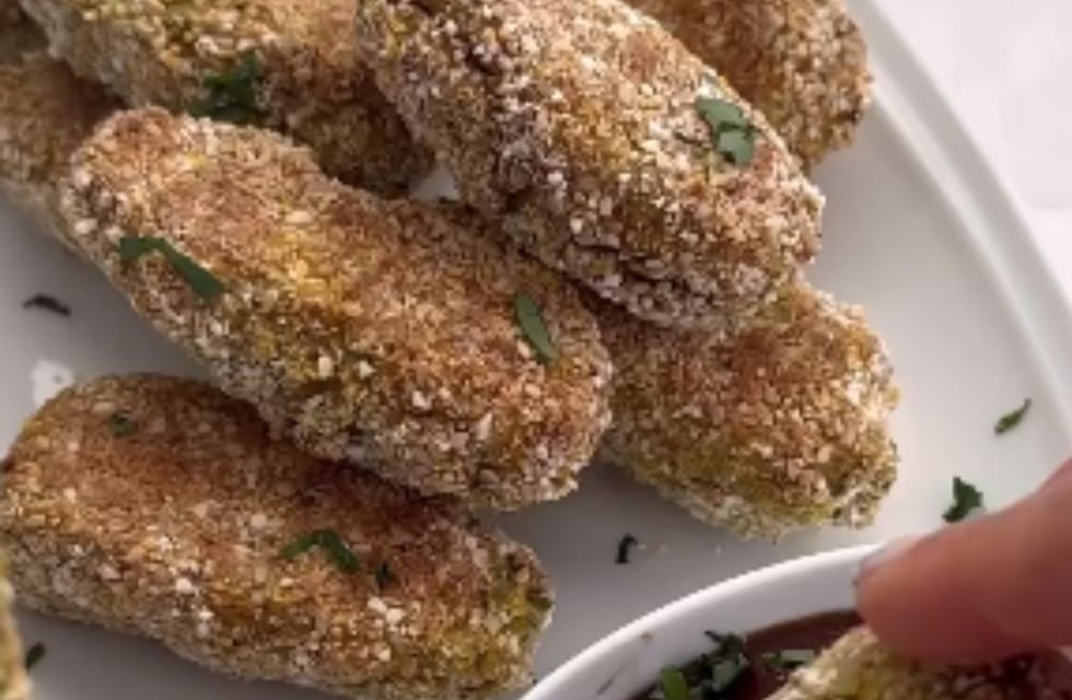 La manera ideal de incorporar verduras a tu dieta: cómo hacer bastones de brócoli y queso