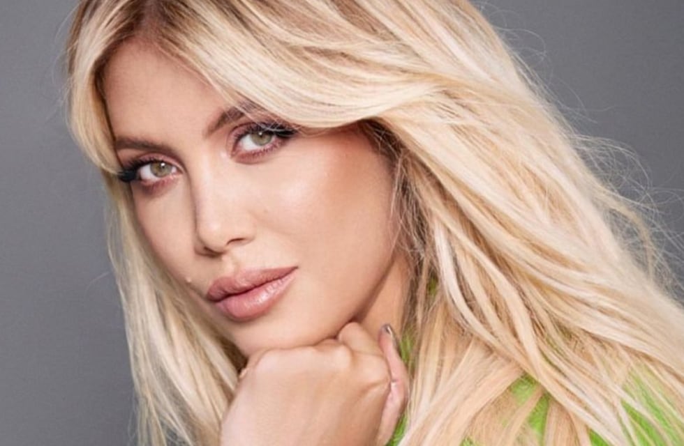 Wanda Nara posó frente al espejo al desnudo y jugó al límite de la censura con una foto de alto voltaje
