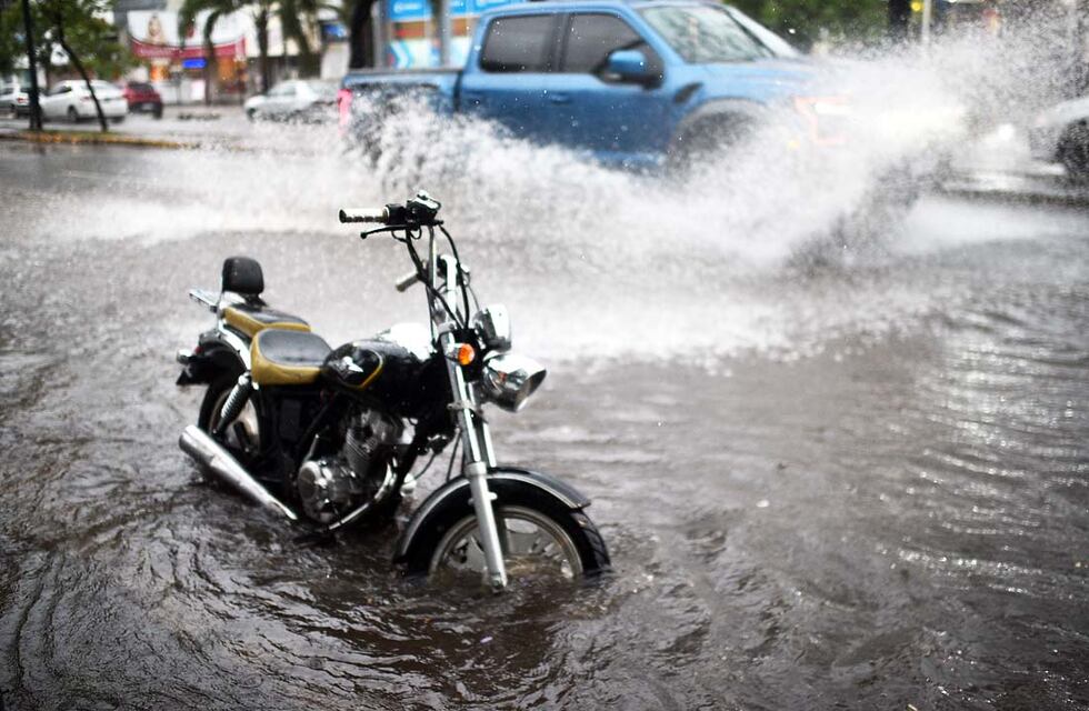 Tormenta en Córdoba: rige un alerta meteorológica y aviso a corto plazo por fuertes lluvias y caída de granizo