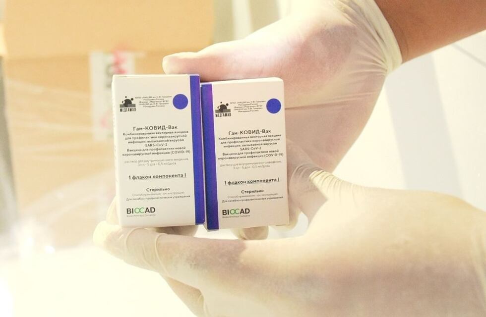 Estiman que la próxima semana llegarán las primeras dosis de vacunas contra el COVID