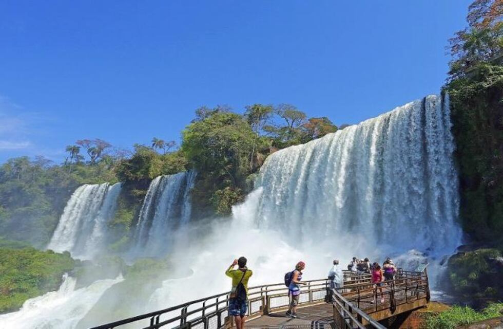Crisis en Puerto Iguazú: turistas exigen reintegros de reservas hoteleras