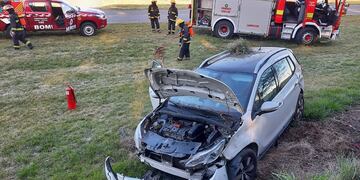 Volcó un auto en la curva de Guisasola
