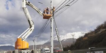 Comenzaron los trabajos de iluminación en la bicisenda “Pensar Malvinas”