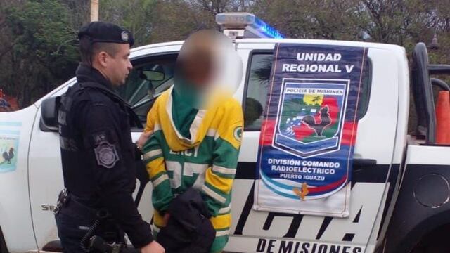 Puerto Iguazú: joven detenido acusado de intentar arrebatarle la cartera a una mujer.