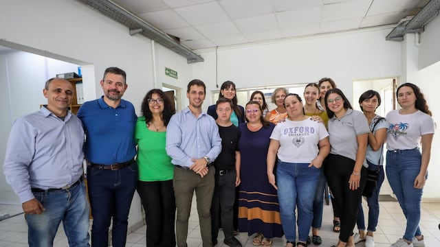 Leo Viotti recorrió dependencias municipales para conversar con los empleados sobre los servicios y la atención