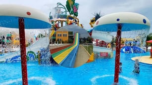 El parque acuático a 30 minutos de Buenos Aires con toboganes de hasta 32 metros: precios de entradas y ubicación.