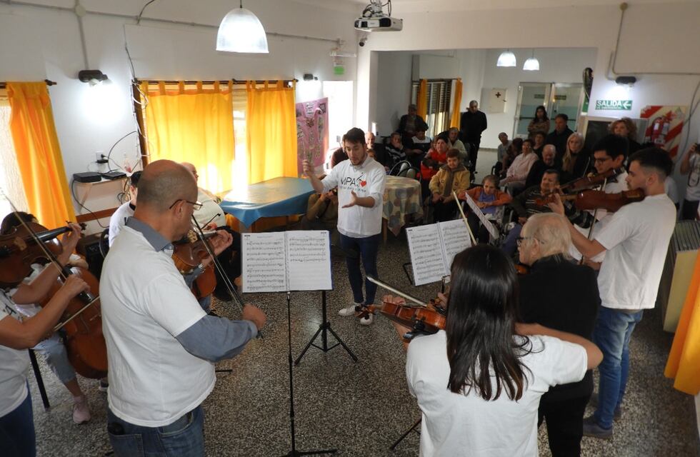 “Música Para el Alma” la propuesta que llegó al Hogar Municipal del Anciano