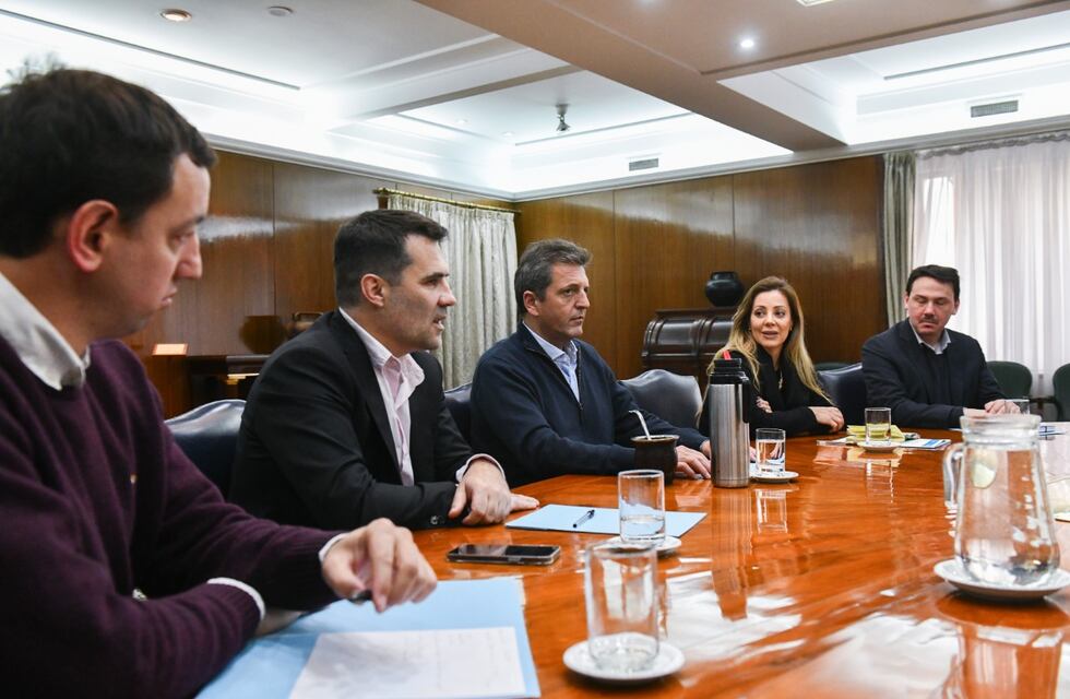 Sergio Massa encabezó la reunión de transición en el área de Energía: “Argentina puede ser potencia en este sector”