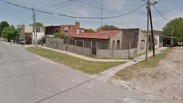 Encontraron el cuerpo enterrado de un hombre en Berazategui.