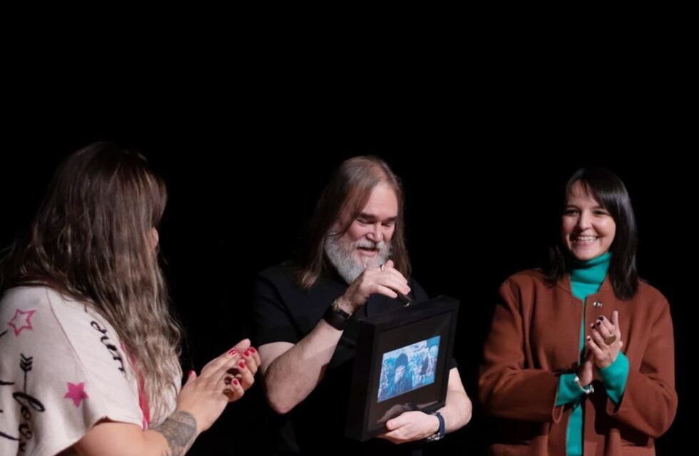 La Municipalidad de Ushuaia acompañó el homenaje al artista plástico Alejandro Abt
