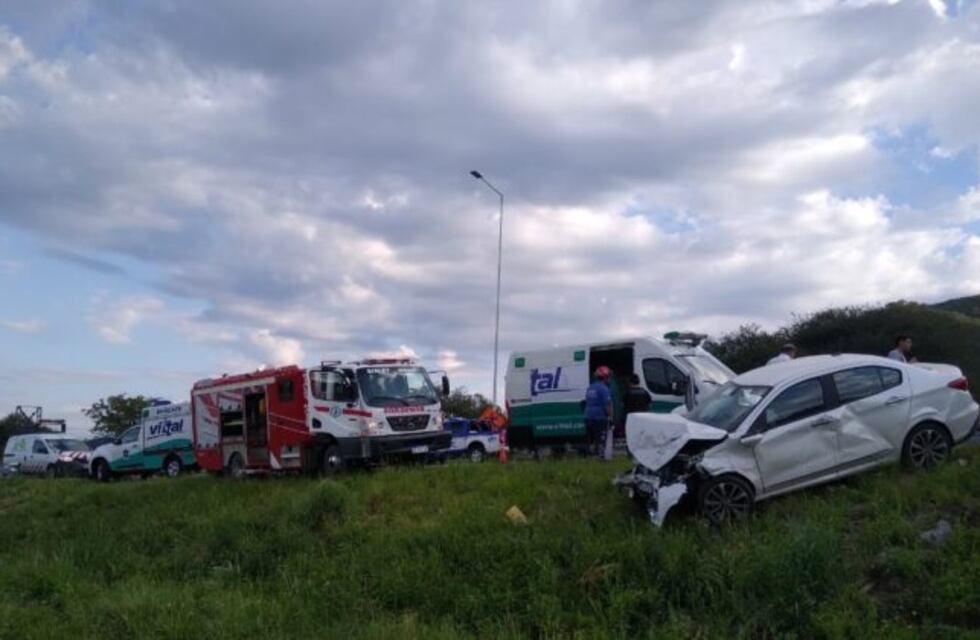 Fuerte accidente de tránsito en la variante Costa Azul