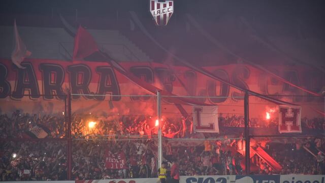 El impresionante marco que le dieron los hinchas de Instituto al duelo revancha ante Defensores de Belgrano, por la semifinal del Reducido. (Facundo Luque / La Voz)