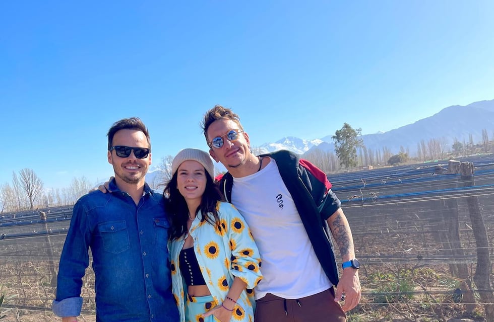 Las fotos de Gimena Accardi, Nicolás Vázquez y Benjamín Rojas juntos por Mendoza