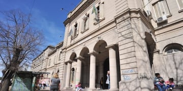 La madre de un paciente atacó a la jefa de guardia del Hospital de niños en La Plata.