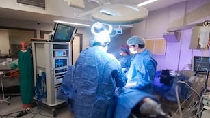 Hito histórico en la salud pública: el Hospital Madariaga de Posadas realizó la cirugía urológica más compleja con el robot Da Vinci.