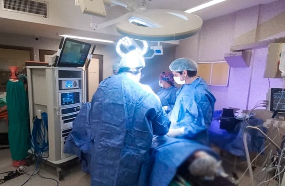 Hito histórico en la salud pública: el Hospital Madariaga de Posadas realizó la cirugía urológica más compleja con el robot Da Vinci