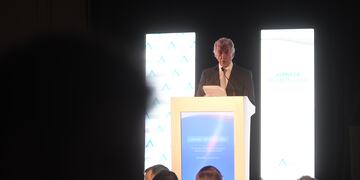 Jaime Campos, titular de la AEA, pidió por una economía con perspectiva al sector privado. Foto Federico Lopez Claro