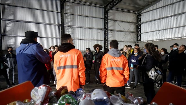 Estudiantes en el Centro Ambiental Modelo