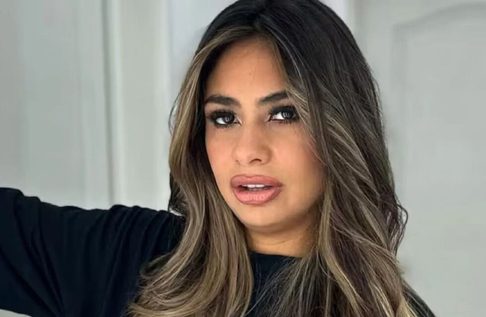 La ex Gran Hermano, Daniela Celis, derrochó sensualidad con un mono de cuero total black mega hot