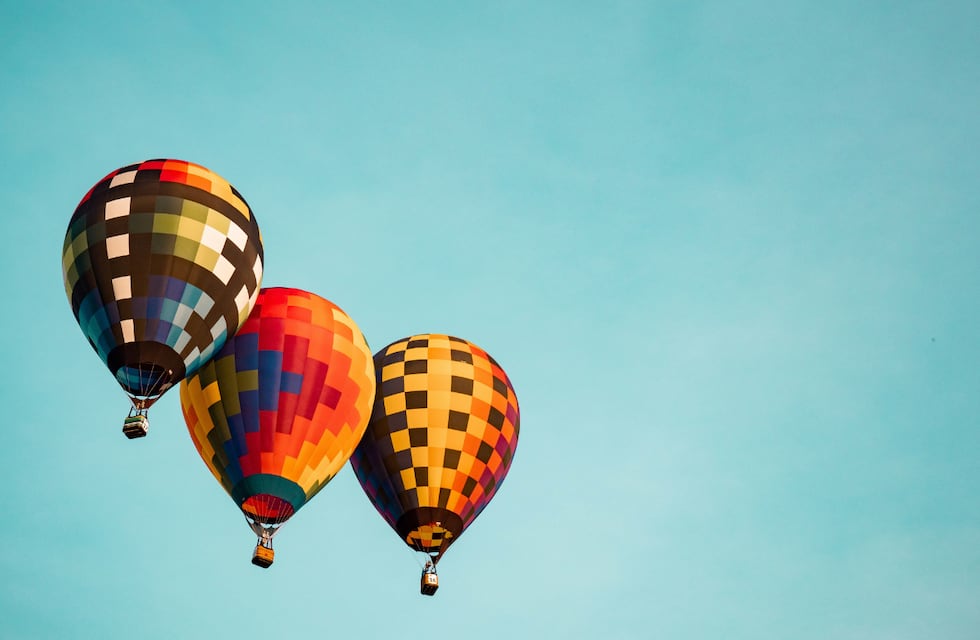 El encuentro de globos aerostáticos en Río Ceballos aterriza con entrada gratis