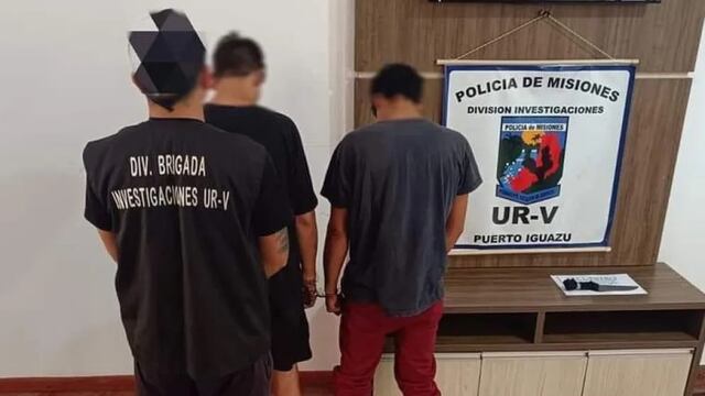 Arrestaron a dos hombres acusados de apuñalar a otro para robarle en Puerto Iguazú.